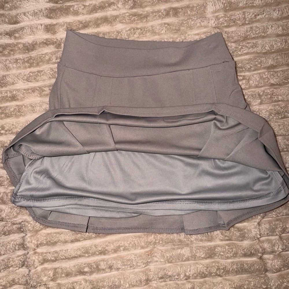Public Desire Gray Pleated Mini Skirt - Picture 4 of 4